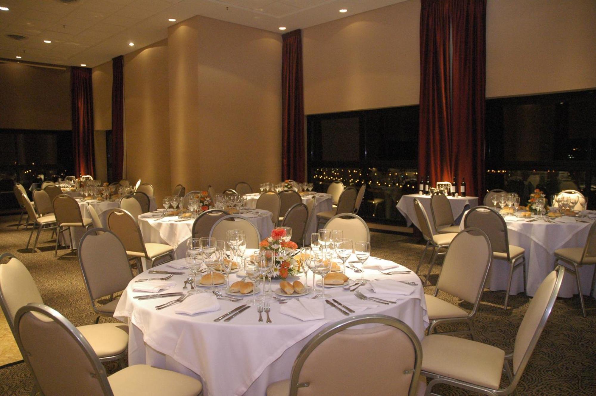 Howard Johnson Plaza Jujuy San Salvador de Jujuy Restaurace fotografie